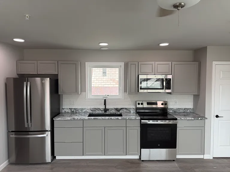 21 Isham St #101 — Photo 4