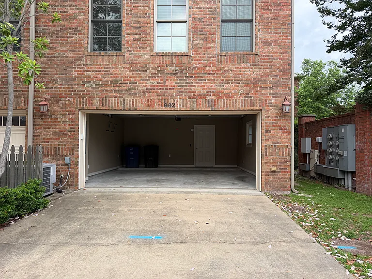 442 Maple St — Photo 3