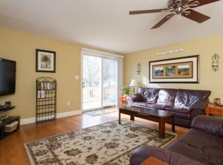 4 Fieldstone Est, Newmarket, NH 03857