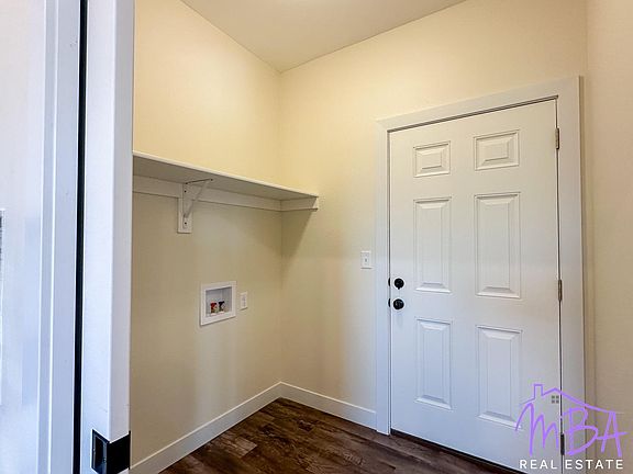 5th image of 3321 Eagle Dr