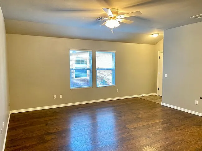 3 bed, 1348 sqft, $1,495 — Photo 4