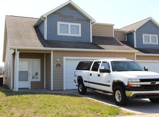 605 Walters Dr, Manhattan, KS 66502