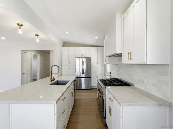 6228 Calle Pavana, San Diego, CA 92139
