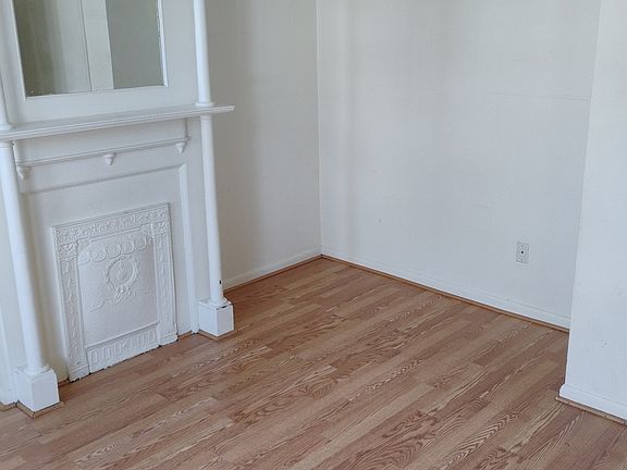 3rd image of 452A Hudson Ave Unit 1