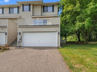 352 Gironde Ct, Woodbury, MN 55125