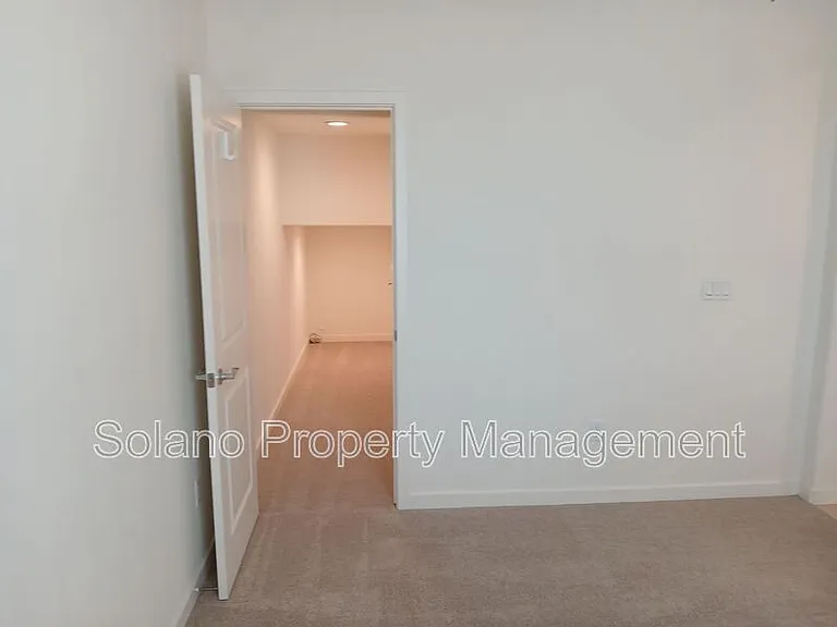 1284 Warmth Ct — Photo 3