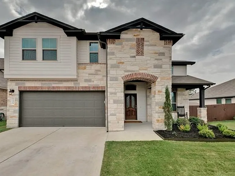1404 Goldilocks Ln — Photo 3