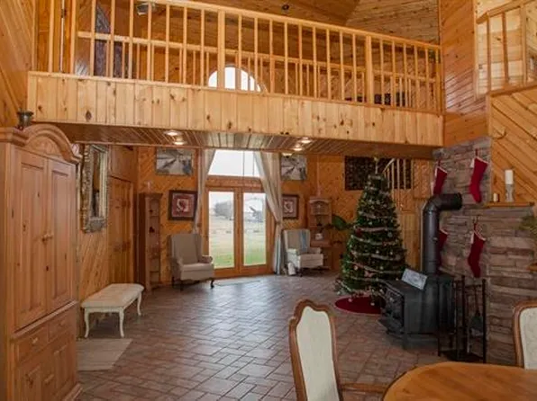 155 Walnut Rd, Platteville, WI 53818