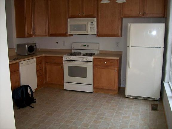 4th image of 4211 New Town Ave