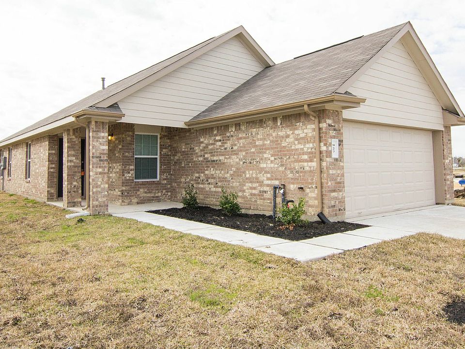 1st image of 927 Hidden Cove Ct