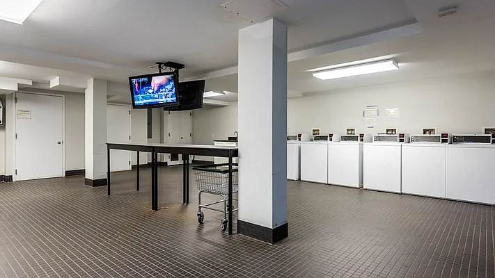 Rented by Nooklyn NYC LLC | media 9