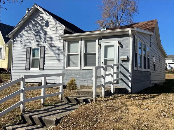 104 W 24th St, Higginsville, MO 64037