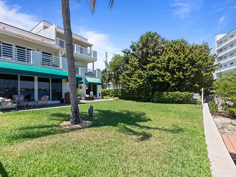 316 N Lake Dr — Photo 30