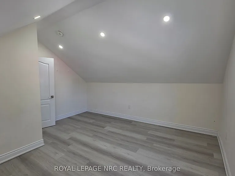 69 Vine St S #2 — Photo 6