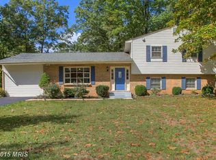 30 Cedar Dr, Sterling, VA 20164