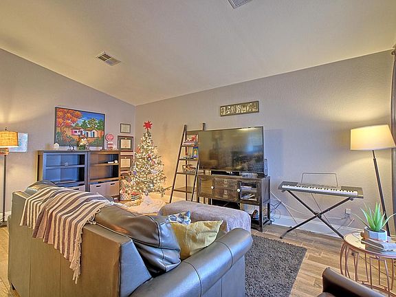 3rd image of 234 N Palm Ave