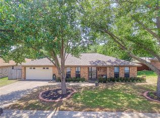 325 Cannon Dr, Hurst, TX 76054