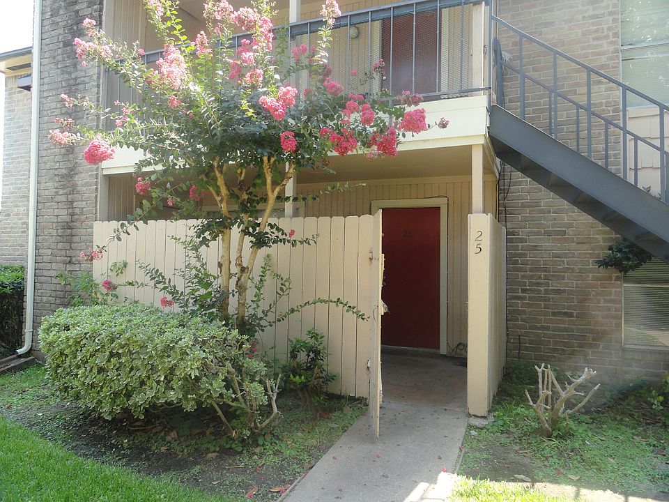 1st image of 8201 Richmond Ave APT 25