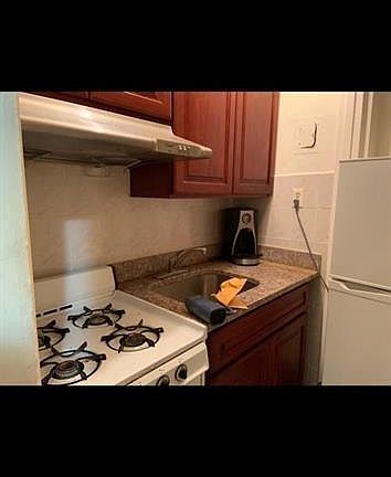 4th image of 2615 Kennedy Blvd #203