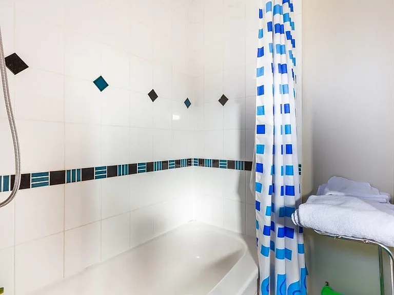 6000 Goldsmith Dr — Photo 16
