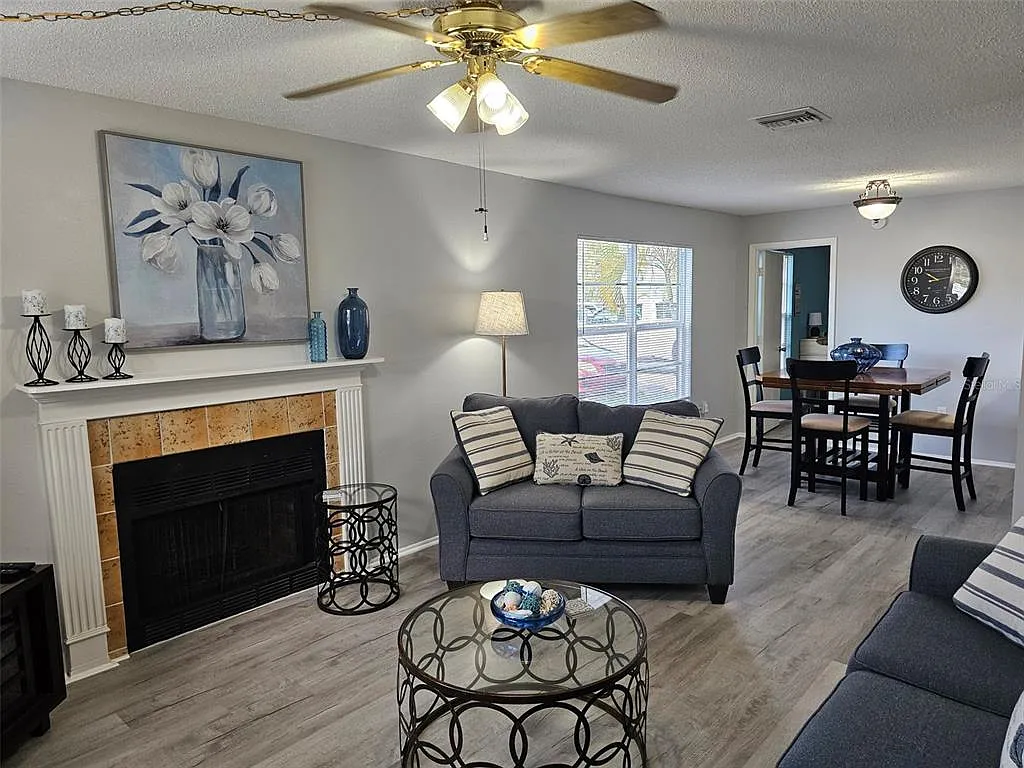 2 bed, 2.0 bath, 912 sqft, $1,500 — Photo 4