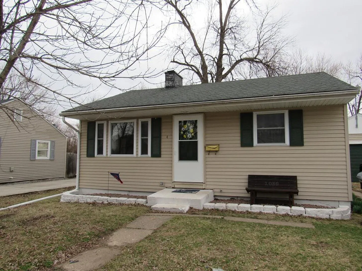 2 Bedroom Home-- Ottumwa — Photo 1
