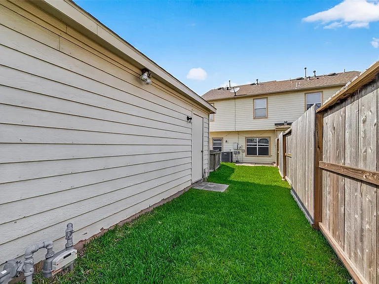 16819 Pine Castle Dr — Photo 24
