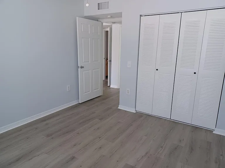 215 Villa Cir — Photo 14