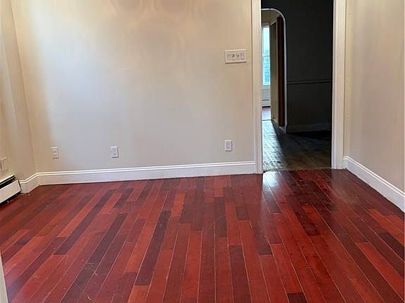 4th image of 624 Lincoln Ave