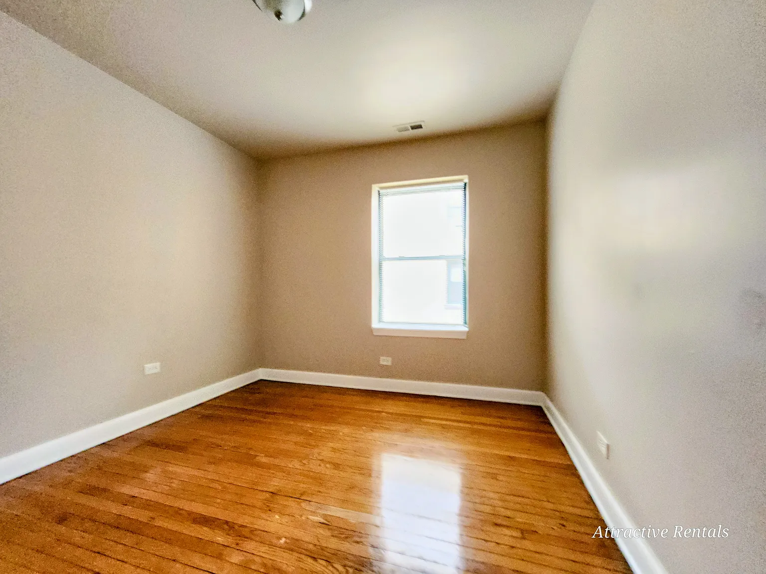 3 bed, $1,350 — Photo 3