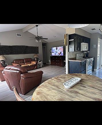 2nd image of 1011 Lution Dr