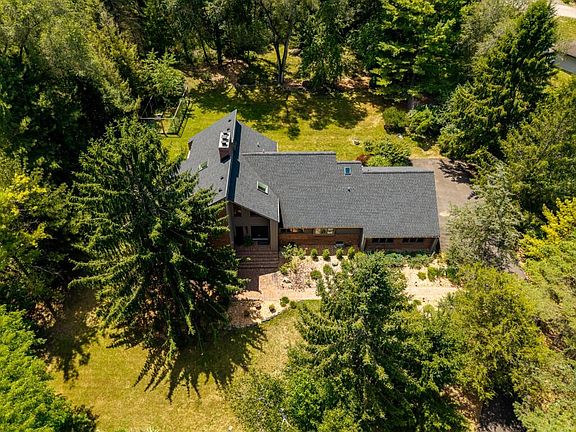 4th image of 3447 River Pines Dr