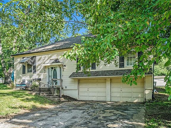 3rd image of 1505 NE Northaven Dr