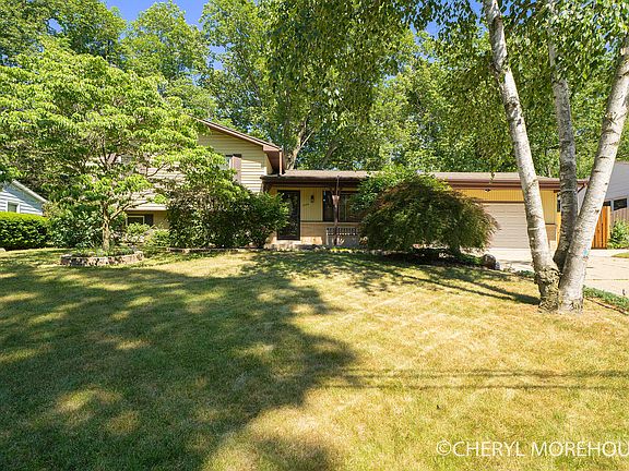 3rd image of 5754 Blaine Ave SE