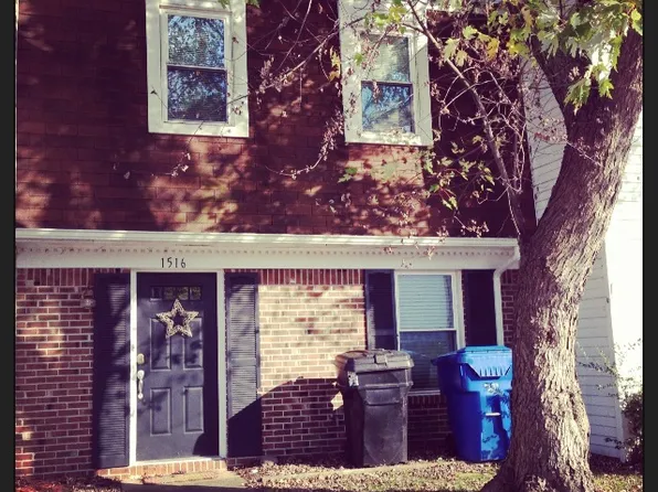 1516 Fairfax Dr, Virginia Beach, VA 23453
