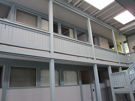 3rd image of 215 W Arrellaga St APT 1