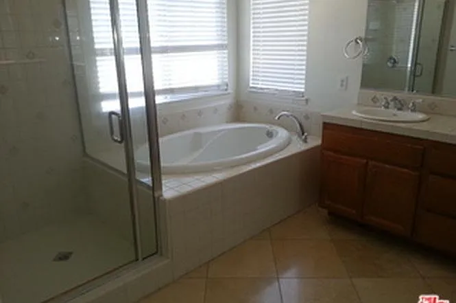7560 Pine Ridge Pl — Photo 9