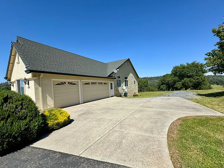 6255 Peacock Way — Photo 45