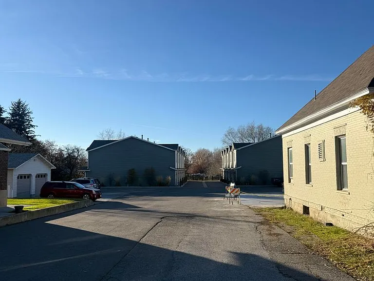 229 N Main St — Photo 34