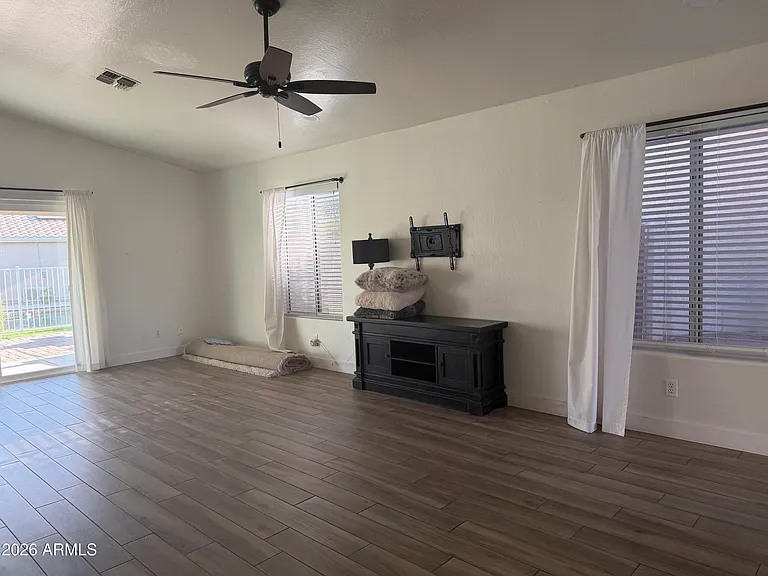 1438 E Cindy St — Photo 5
