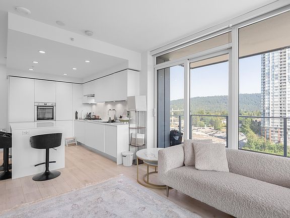 4th image of 3809 Evergreen Pl #1101