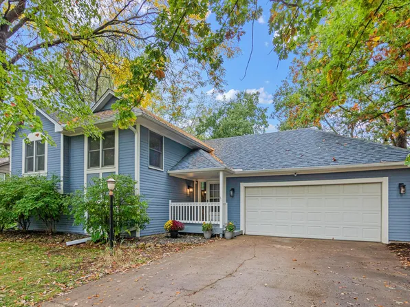 2365 Hillwood Dr E, Maplewood, MN 55119