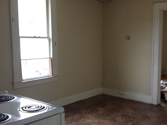 5th image of 4046 Brooke St