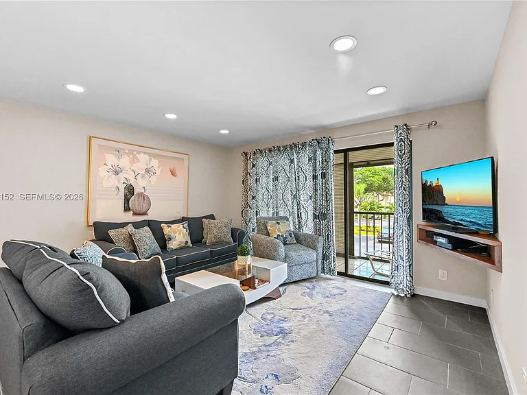 812 Sky Pine Way #C2 — Photo 6