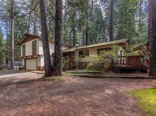2581 Kingfisher Ln, Camino, CA 95709