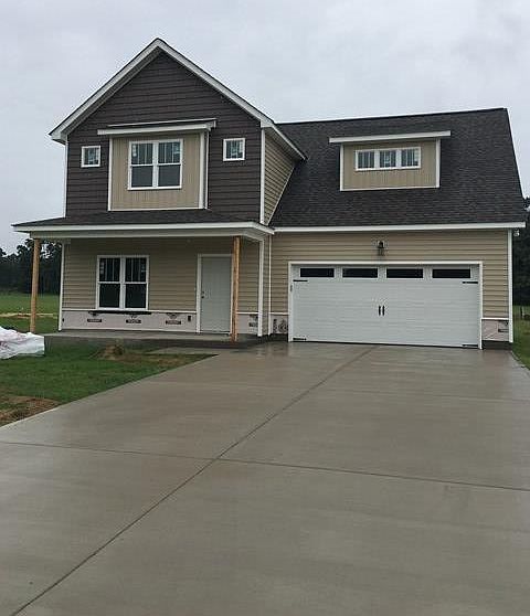 1st image of 207 Quail Hollow Dr