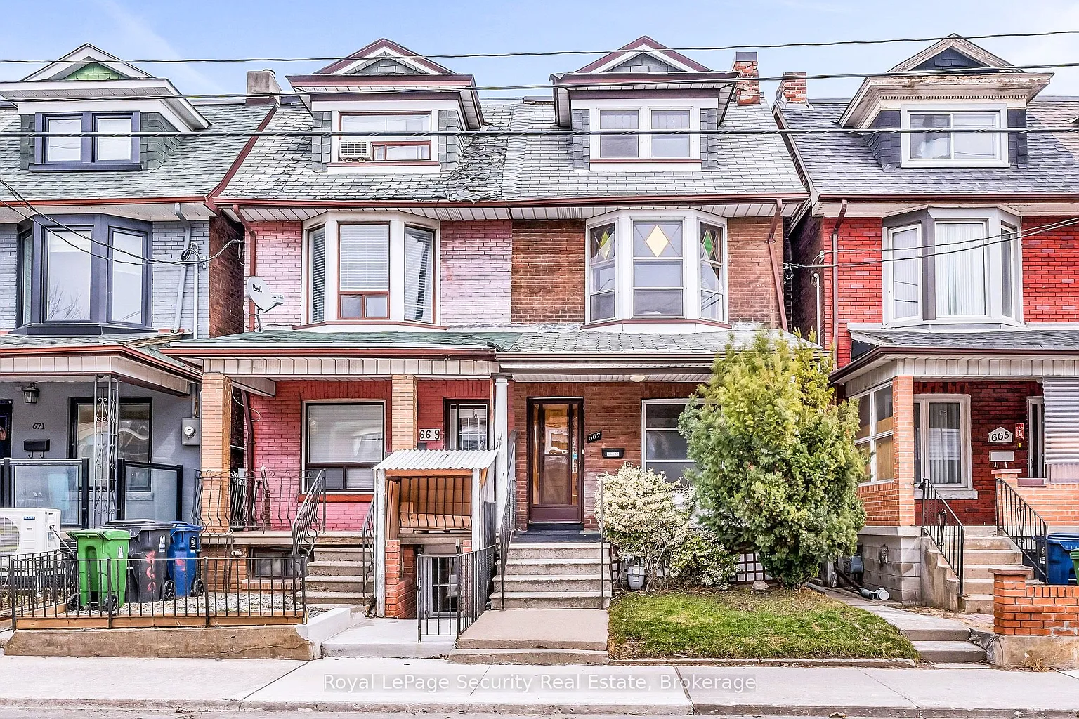 667 Ossington Ave photo 1