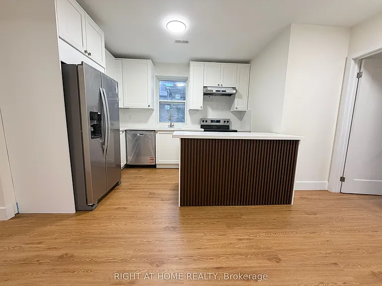300 S Kingsway #UPPER — Photo 2