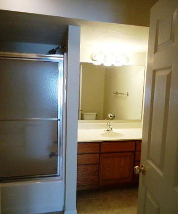 Basement Bath / Tub