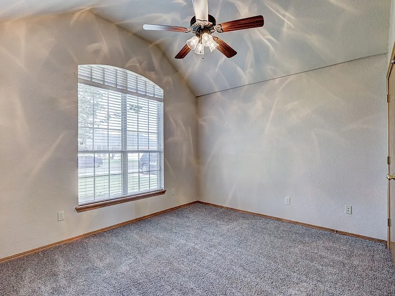 4008 Morningstar Dr — Photo 42